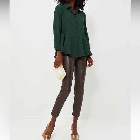 Hunter Green Ashlen Blouse
POMANDER PLACE - Picture 2 of 11